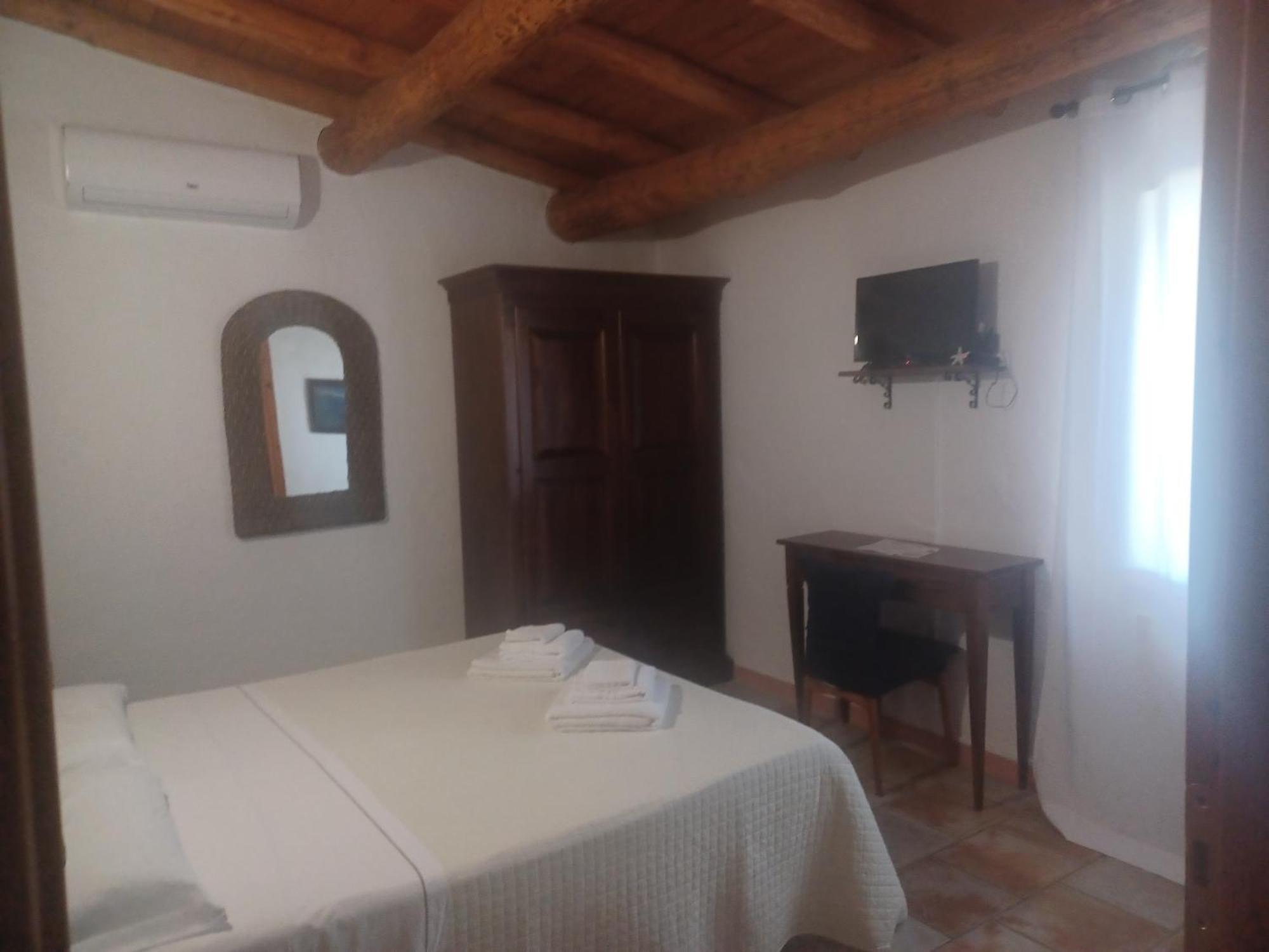 B&B Helios Il Tuo Relax In Sardegna サン・テオドーロ エクステリア 写真